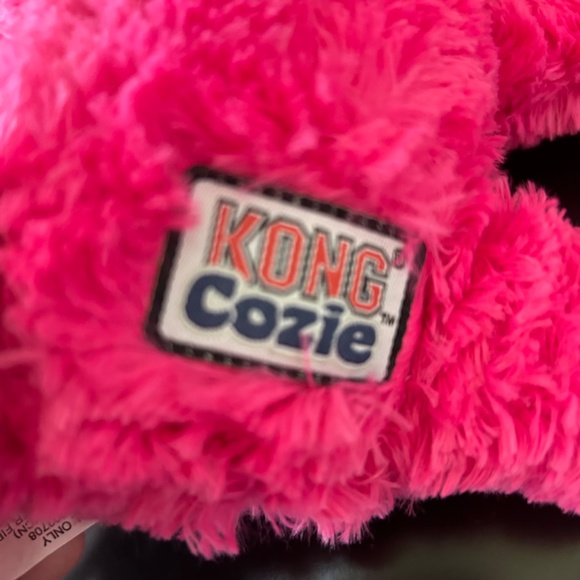 Kong Cozie Pink Elephant Dog Toy. NWT - Picture 5 of 6